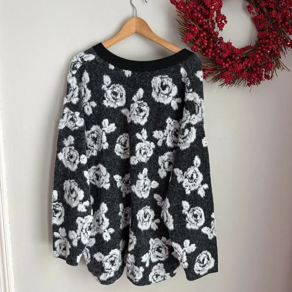 Womens Whimsigoth Grandmacore Rosa FLoral Fuzzy Sweater Plus Size 2X Black White